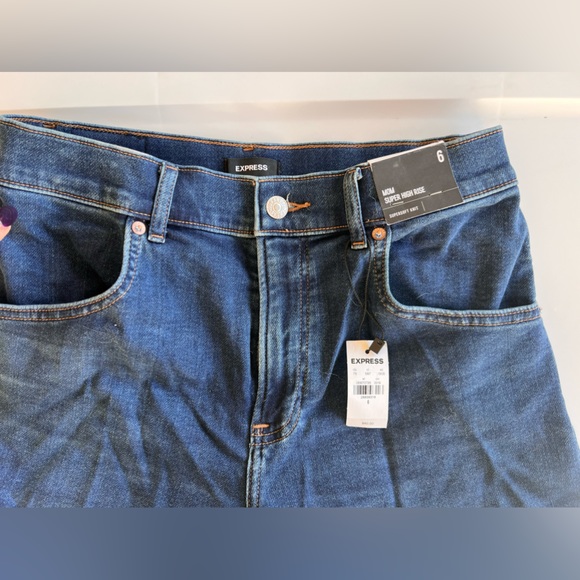 Express size 6 jean shorts, NWT! - Picture 3 of 4